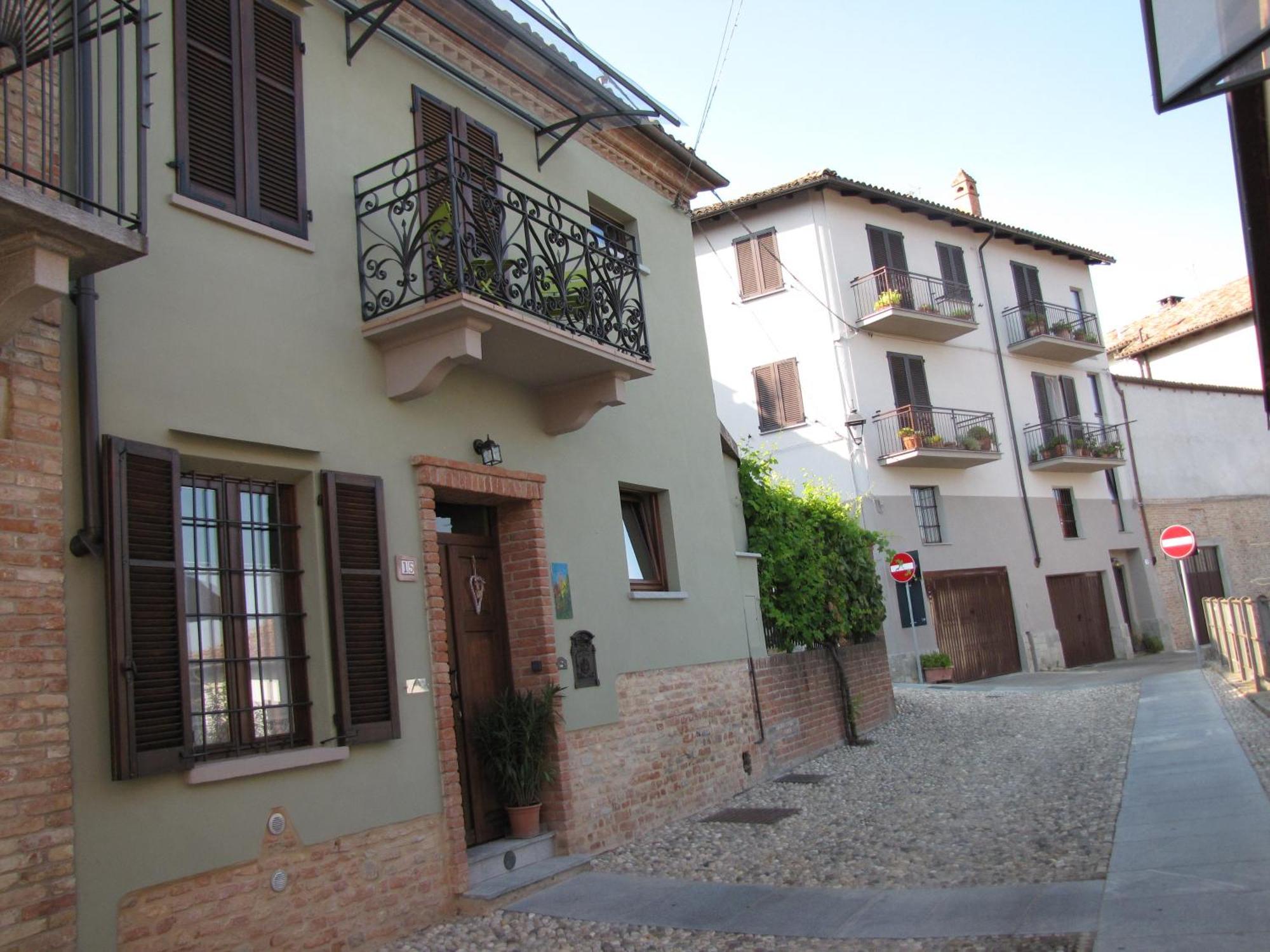Alla Torre - Nel Cuore Del Borgo Storico Castagnole delle Lanze Dış mekan fotoğraf